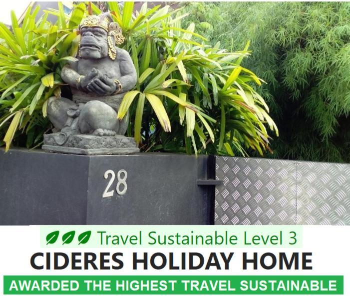Cideres Holiday Home Majalengka Ngoại thất bức ảnh